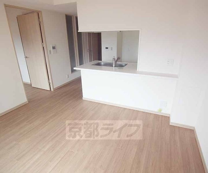 プレサンスロジェ山科音羽の居間