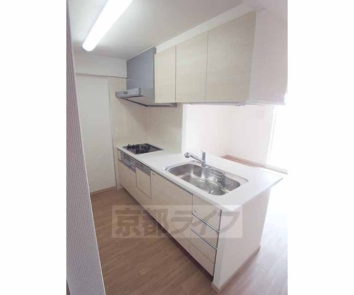 プレサンスロジェ山科音羽のキッチン