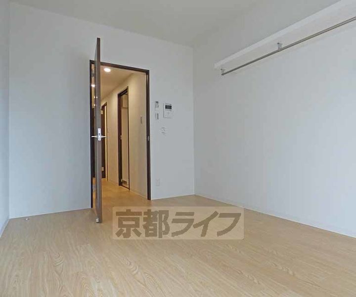 京都府京都市上京区下清蔵口町の賃貸マンションの居間