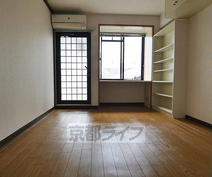 デトム・ワン四条大宮305の居間