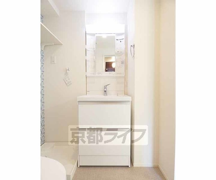 京都府京都市南区上鳥羽高畠町の賃貸アパートの内装