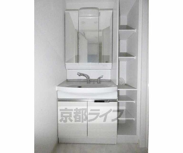 京都府京都市南区唐橋平垣町の賃貸マンションの内装