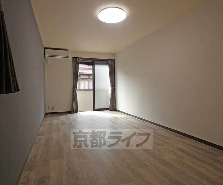 京都府京都市東山区鞘町通五条下る2丁目大阪町の賃貸マンションの居間