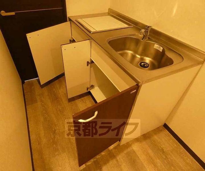 京都府京都市東山区鞘町通五条下る2丁目大阪町の賃貸マンションのキッチン