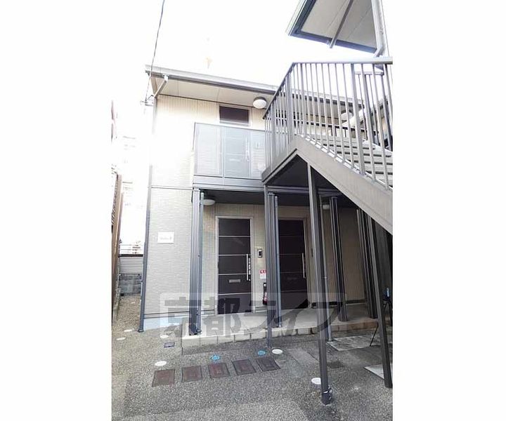 京都府京都市南区唐橋堂ノ前町の賃貸アパートの外観