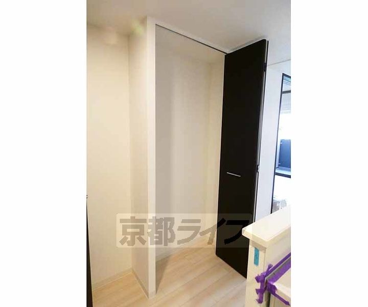 京都府京都市上京区千本通一条上る北伊勢殿構町の賃貸マンションの内装