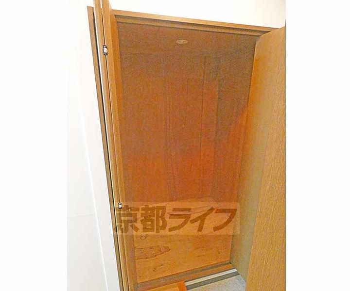 アズィールD棟201の内装