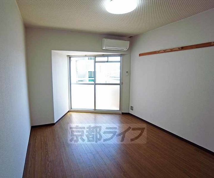 アベニールアサダ403の居間