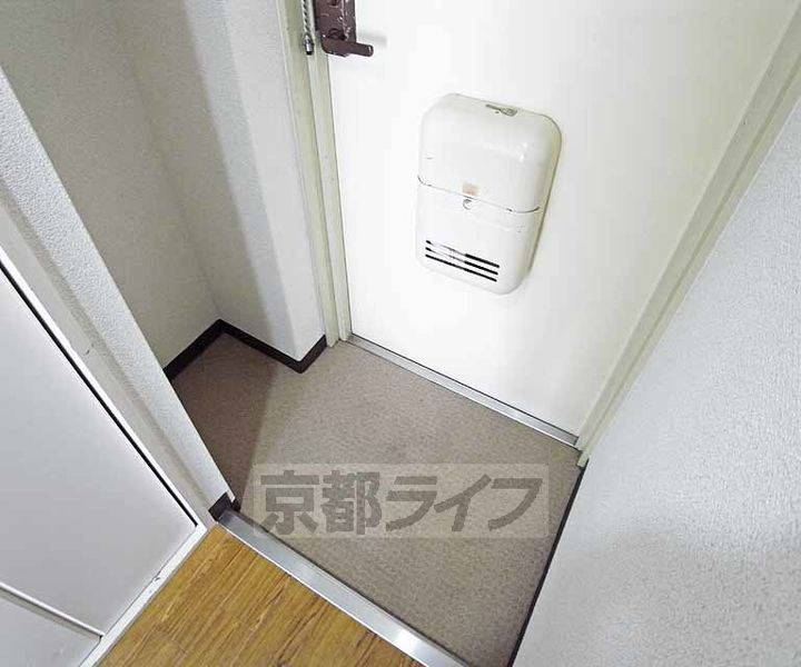 アベニールアサダ403の玄関