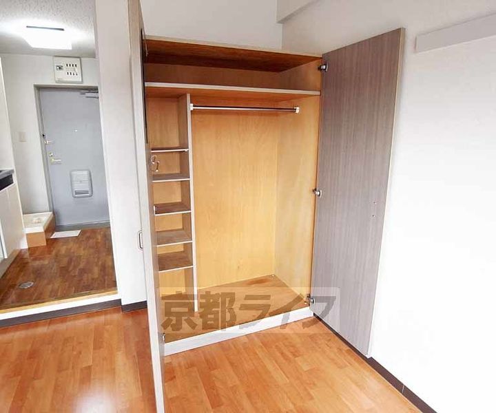 京都府京都市左京区岩倉北桑原町の賃貸マンションの内装