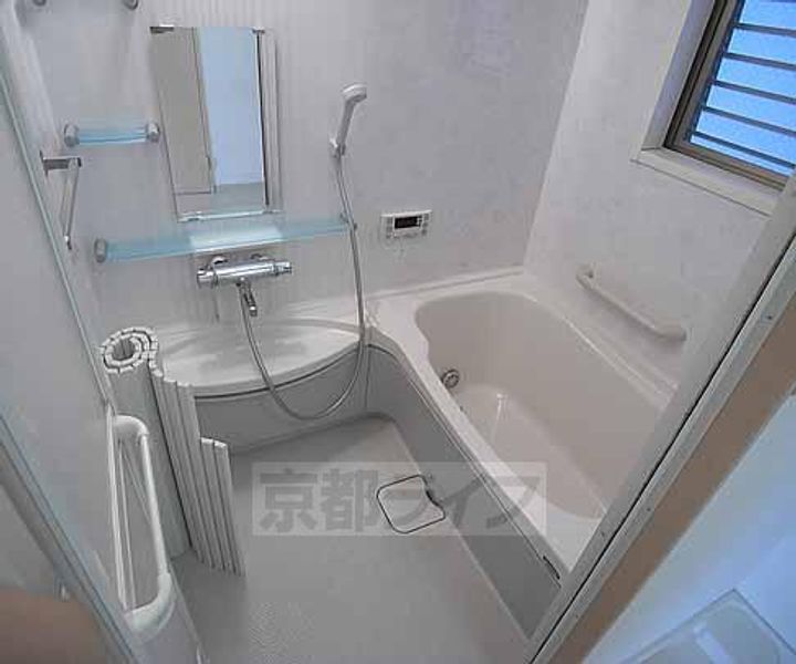 コンフォール北白川Ⅲ3-Aの風呂