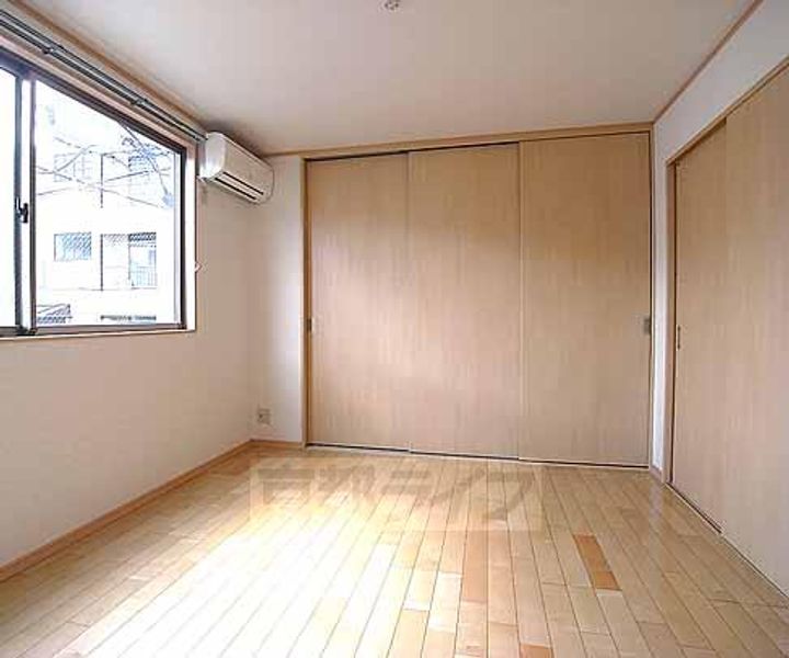 コンフォール北白川Ⅲ3-Aの居間