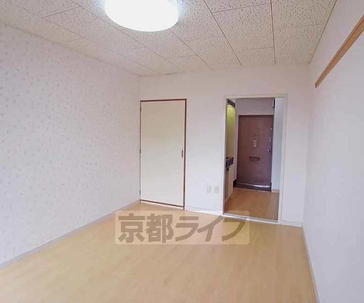 メゾン大山204の居間