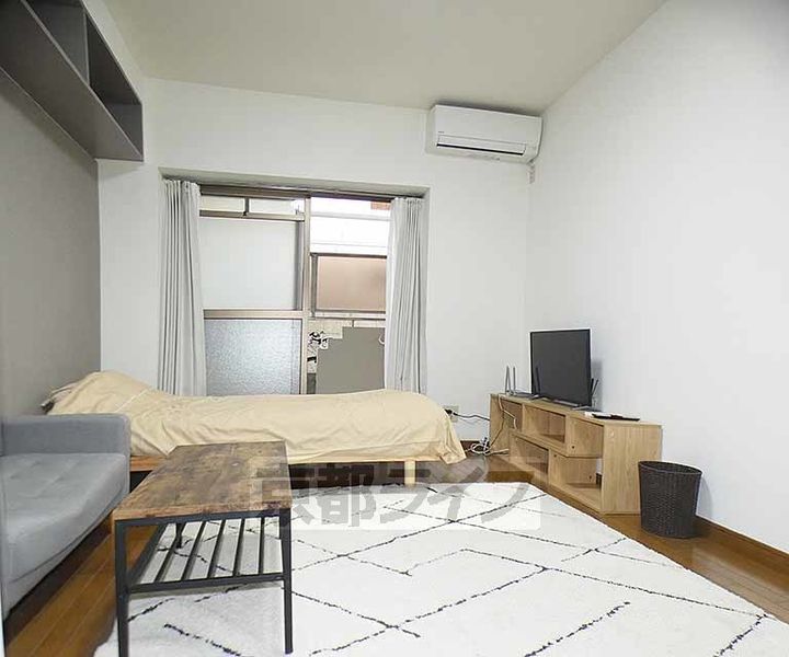 NUテラス京大前105の居間