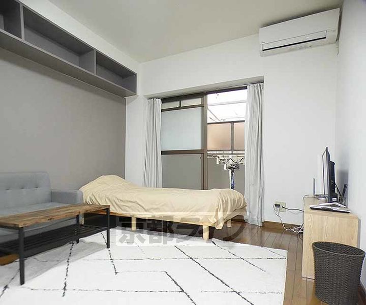 NUテラス京大前105の居間