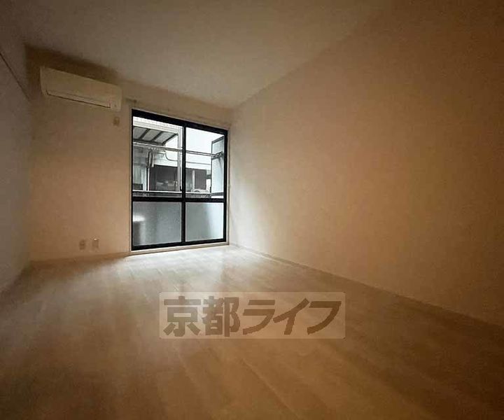 フレグランス上治207の居間