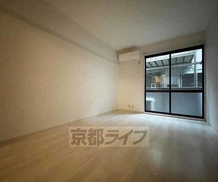 フレグランス上治207の居間