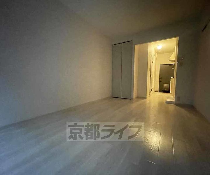 フレグランス上治207の居間