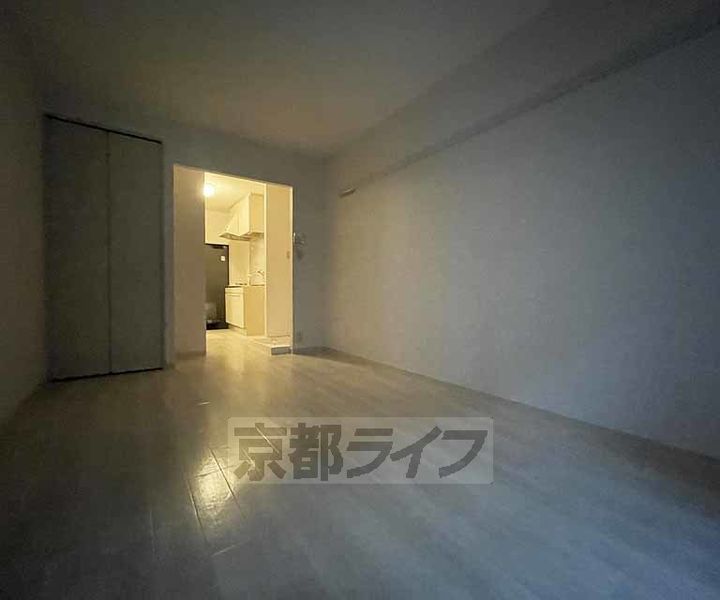 フレグランス上治207の居間