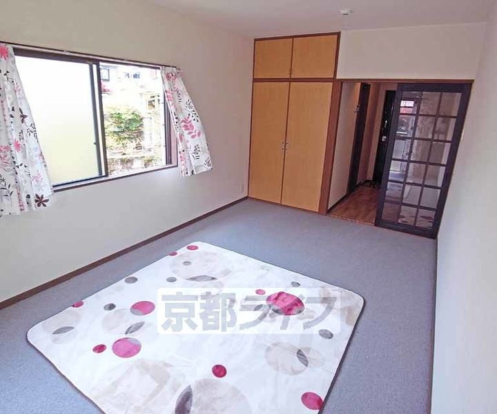 プロムナード宝ヶ池の居間