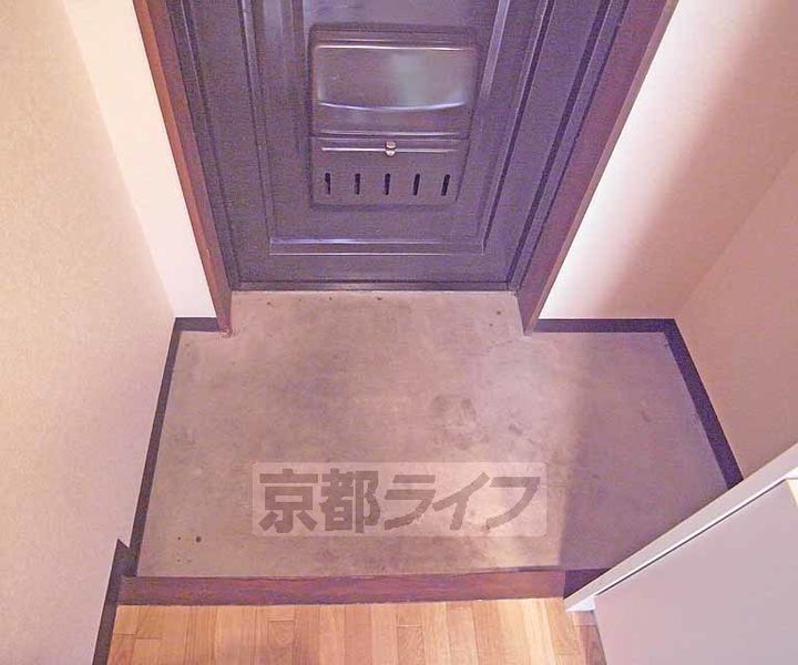 プロムナード宝ヶ池の玄関