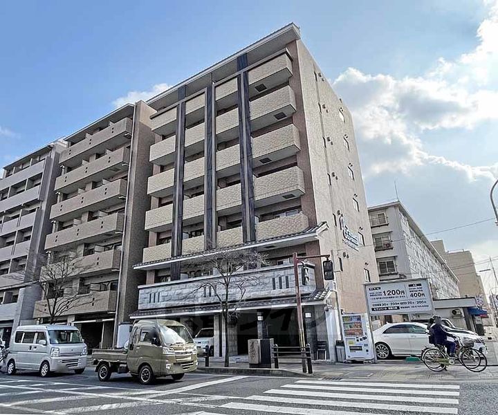 プレサンス京都三条大橋雅殿の外観