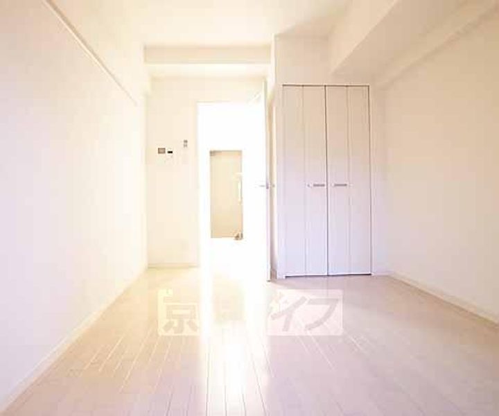 プレサンス京都三条大橋雅殿の居間