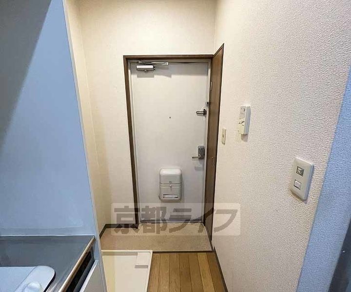 京都府京都市左京区静市市原町の賃貸アパートの玄関