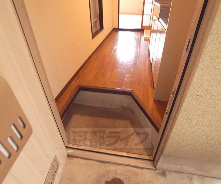 京都府京都市左京区高野泉町の賃貸アパートの玄関
