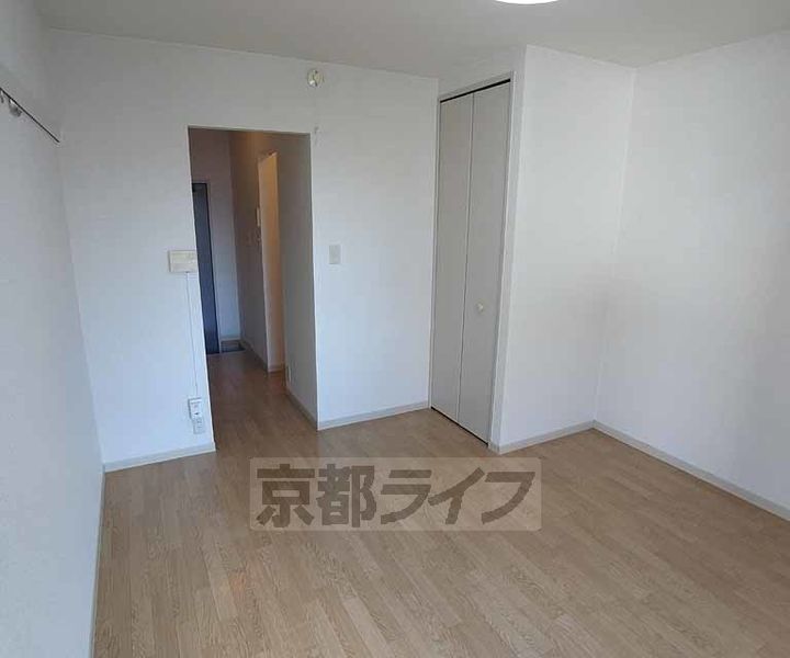 京都府京都市左京区高野泉町の賃貸アパートの居間