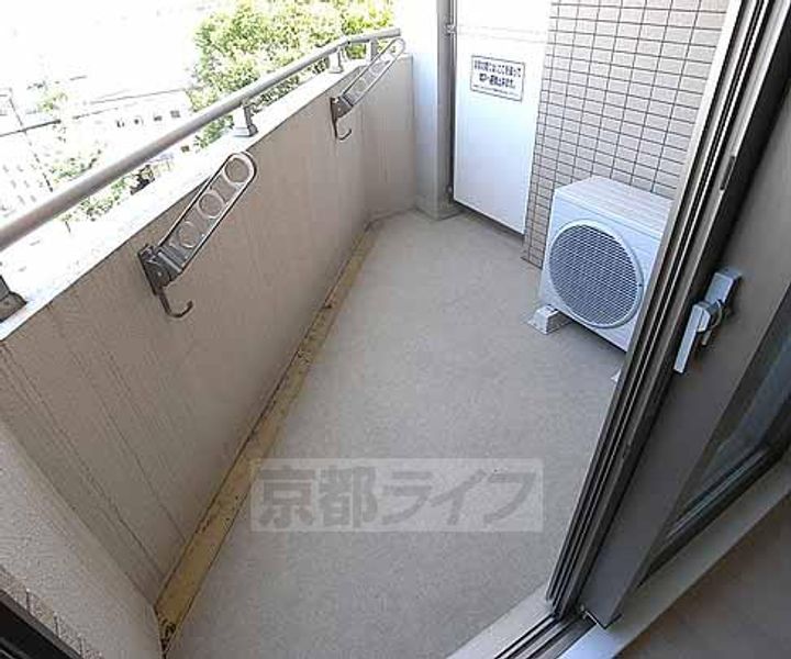 ティーズ・カサ北白川の居間
