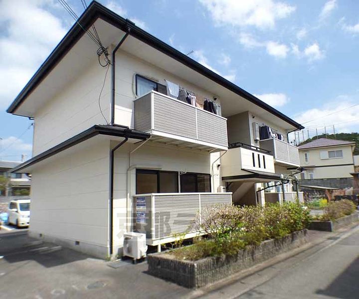 京都府京都市左京区岩倉三宅町の賃貸アパートの外観
