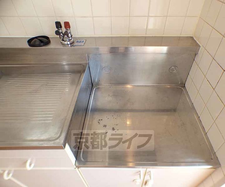 京都府京都市左京区岩倉三宅町の賃貸アパートのキッチン