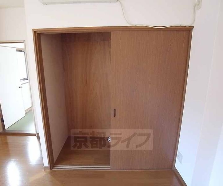 京都府京都市左京区山端川端町の賃貸マンションの内装