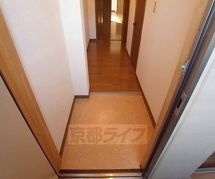 京都府京都市左京区山端川端町の賃貸マンションの玄関