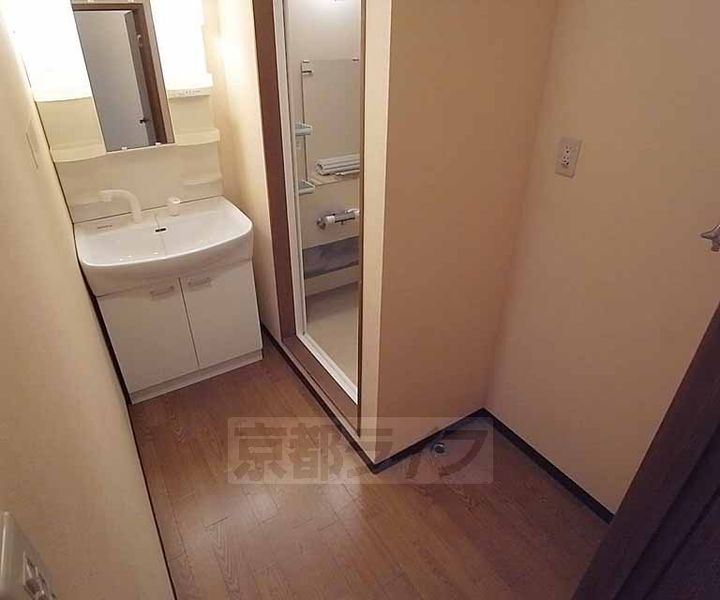 京都府京都市左京区山端川端町の賃貸マンションの内装