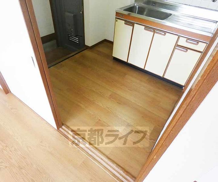 京都府京都市左京区下鴨東本町の賃貸アパートの居間