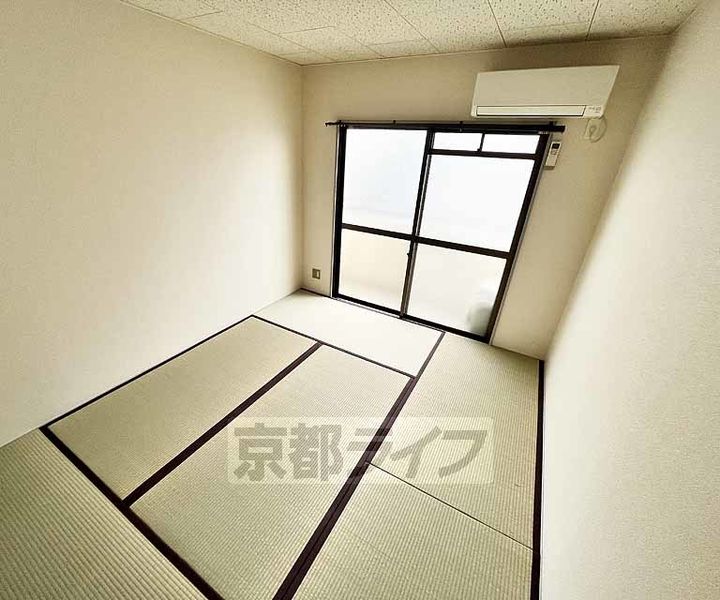 コンラッドハイツ202の居間