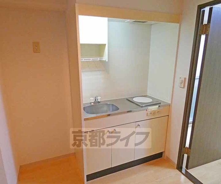 京都府京都市中京区壬生賀陽御所町の賃貸マンションのキッチン