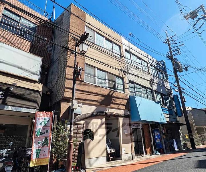 フラッツ帷子ノ辻の外観