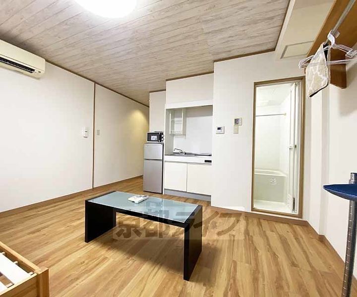 フラッツ帷子ノ辻の居間