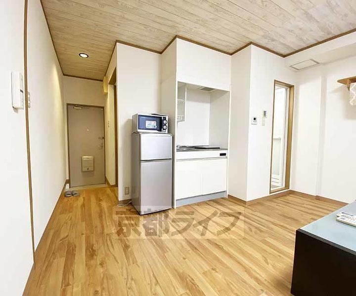 フラッツ帷子ノ辻の居間