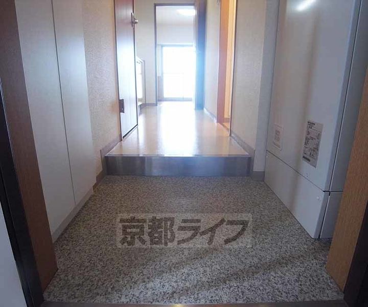 京都府京都市中京区壬生賀陽御所町の賃貸マンションの玄関