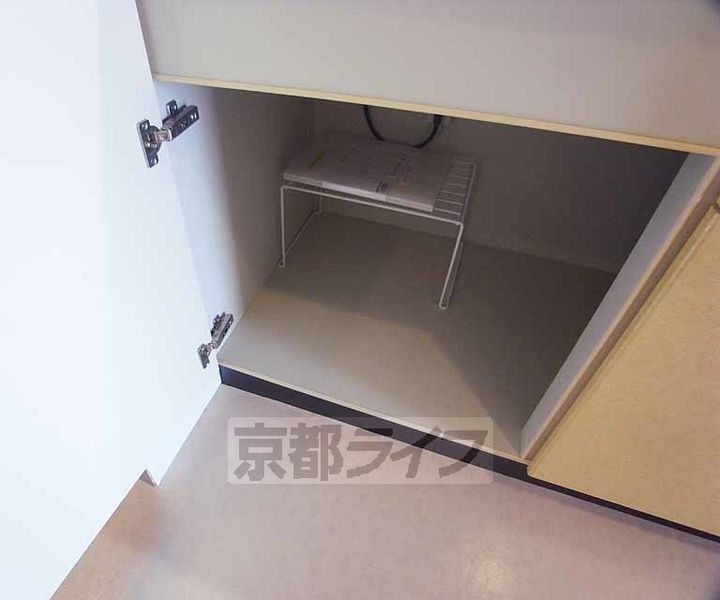 京都府京都市中京区壬生賀陽御所町の賃貸マンションのキッチン
