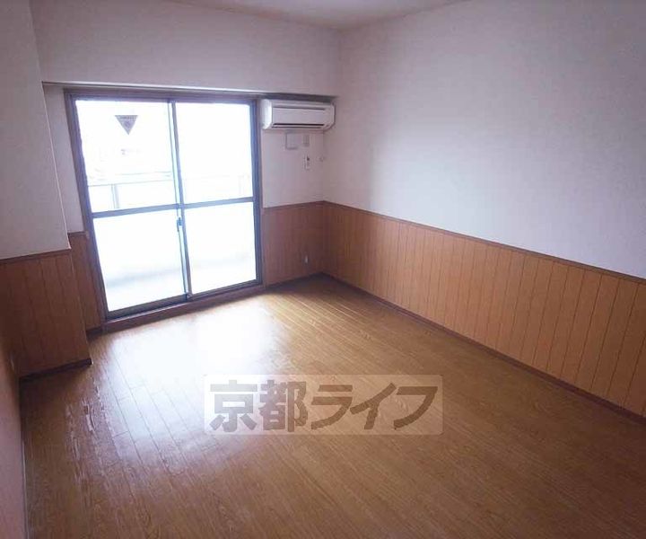 京都府京都市中京区壬生賀陽御所町の賃貸マンションの寝室