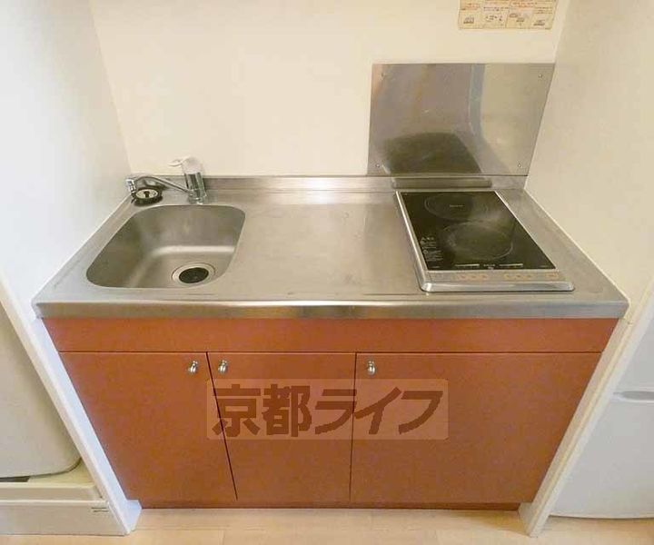 レオパレス西ノ京円町の居間