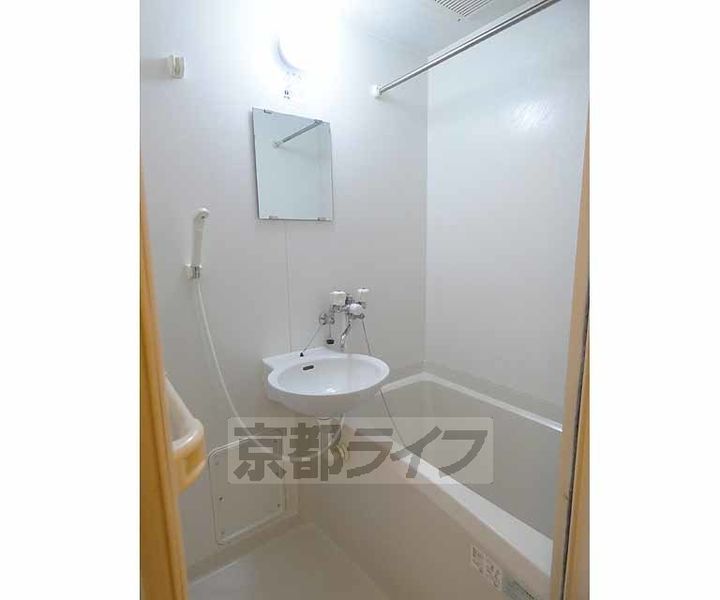 レオパレス西ノ京円町の居間