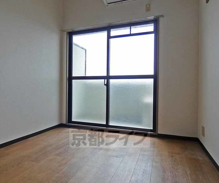 エステート南ビルの居間