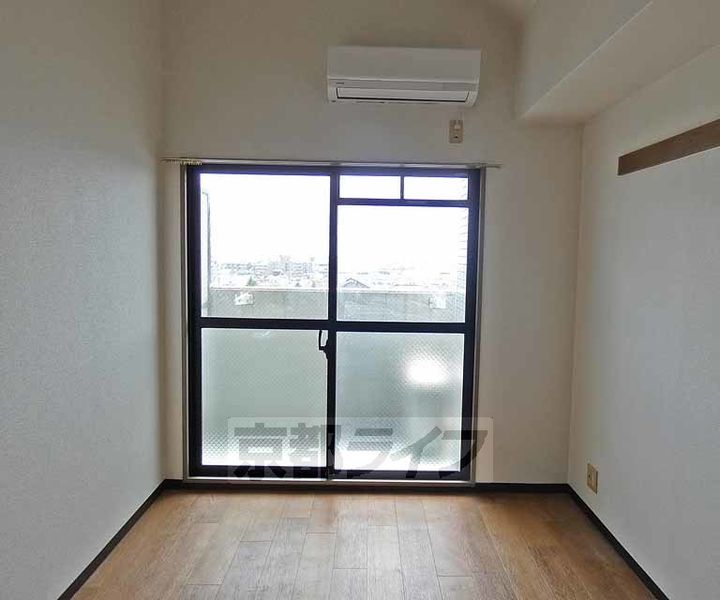 エステート南ビルの居間