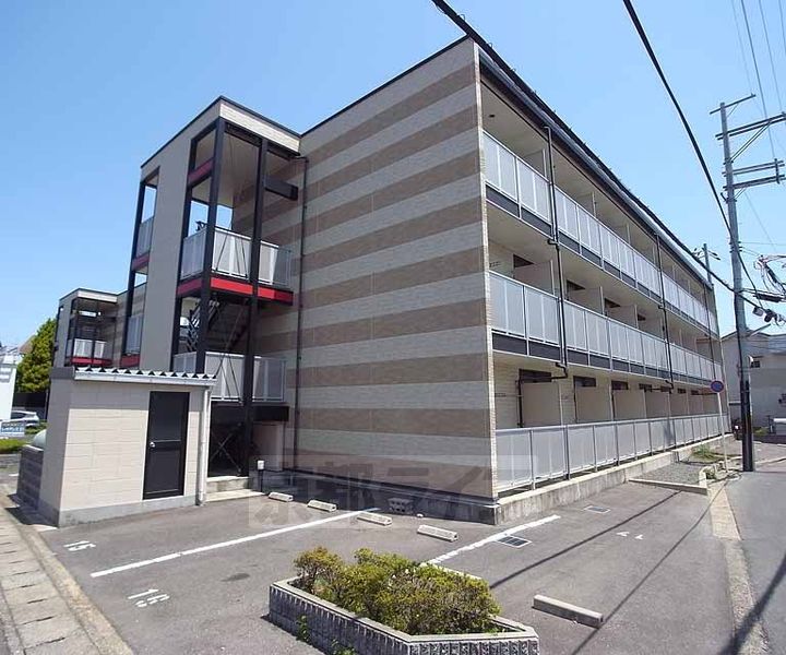 レオパレスアルモニ2番館の外観